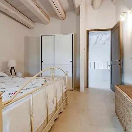 Casale Donna Costanza