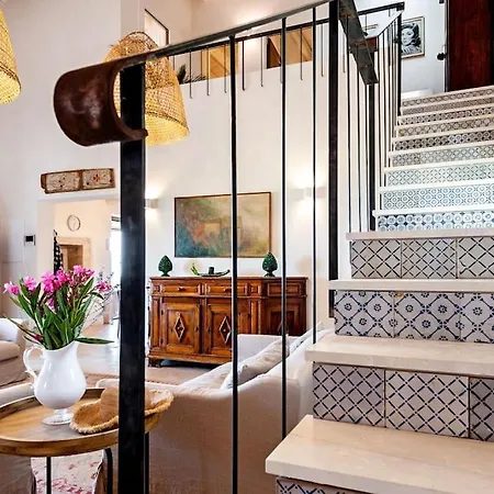 Casale Donna Costanza