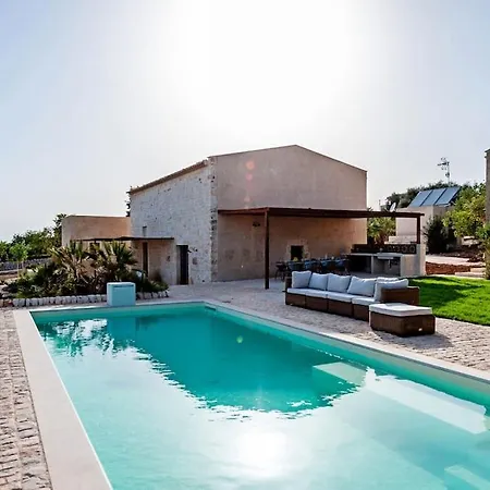 Casale Donna Costanza Villa *