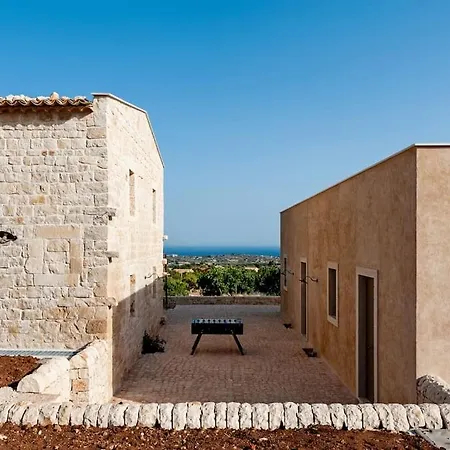 Casale Donna Costanza