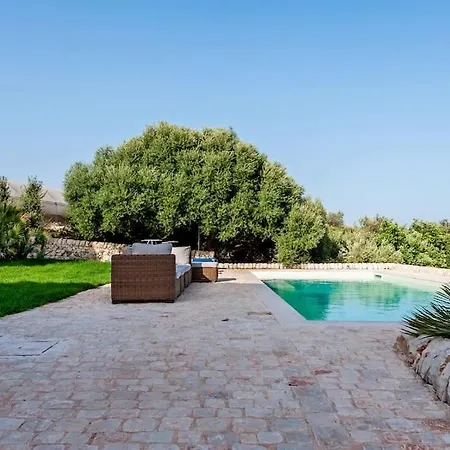 Casale Donna Costanza