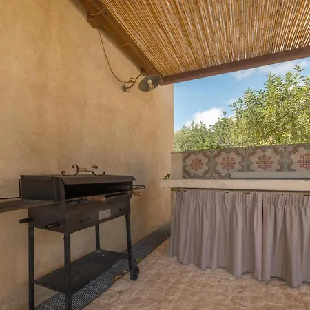 Casale Donna Costanza Villa *